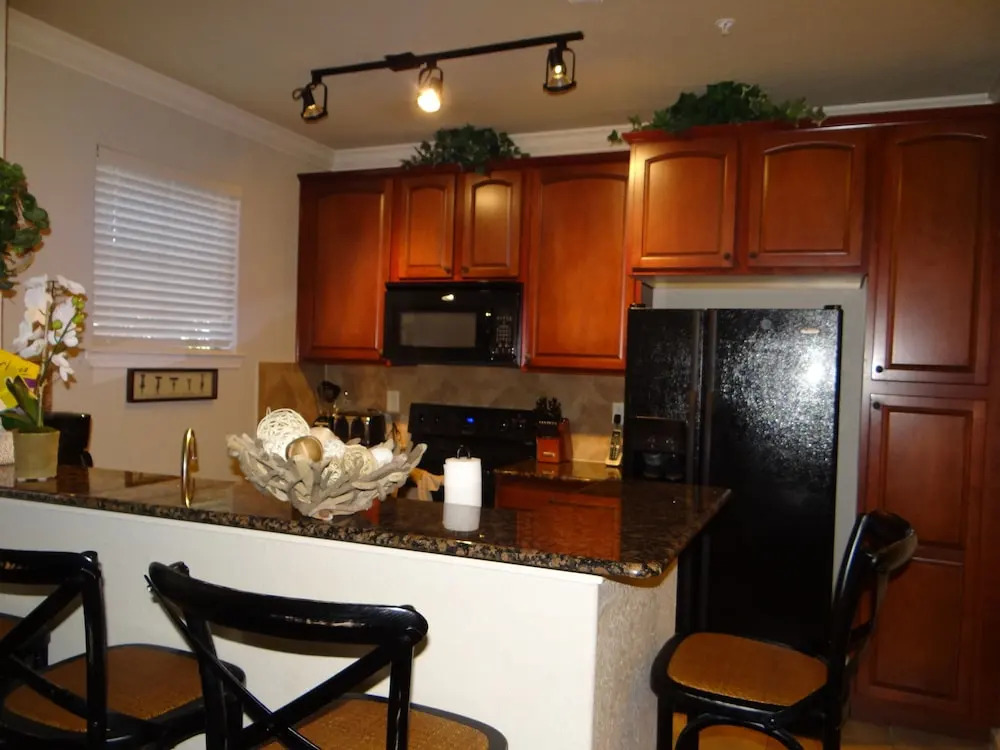 Lightmaker Property Management - Davenport