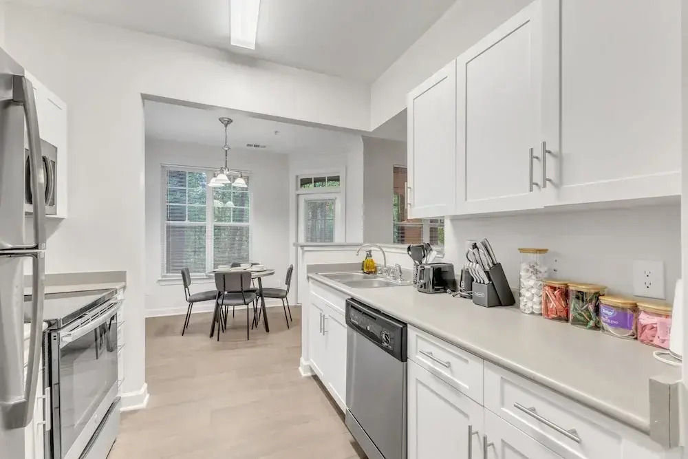 Upscale 2BR Suite Mins Downtown Raleigh