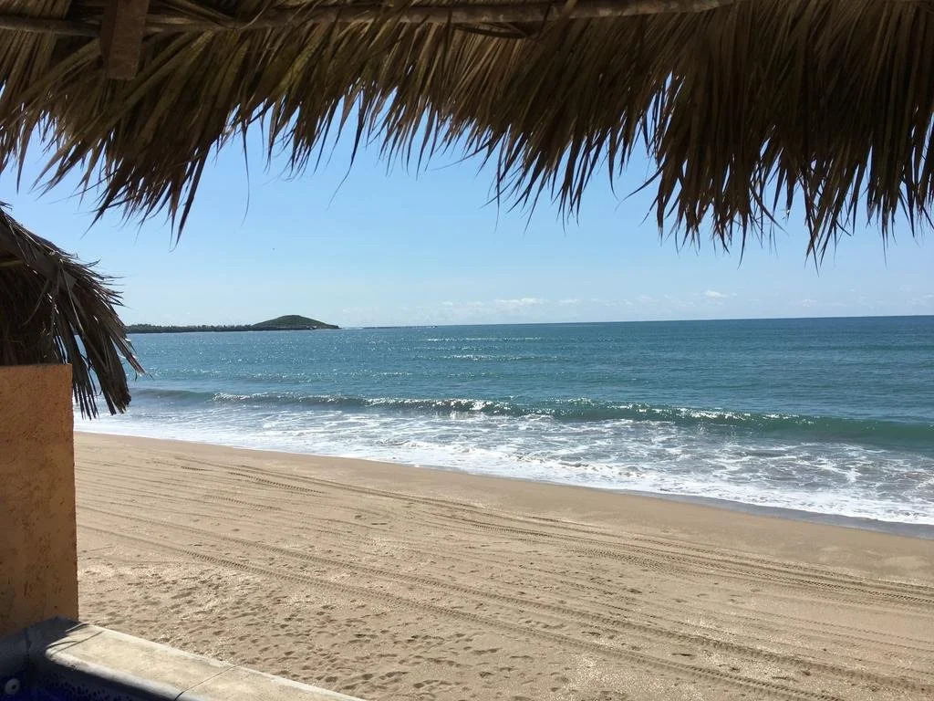 El Sol La Vida Beach Front Resort