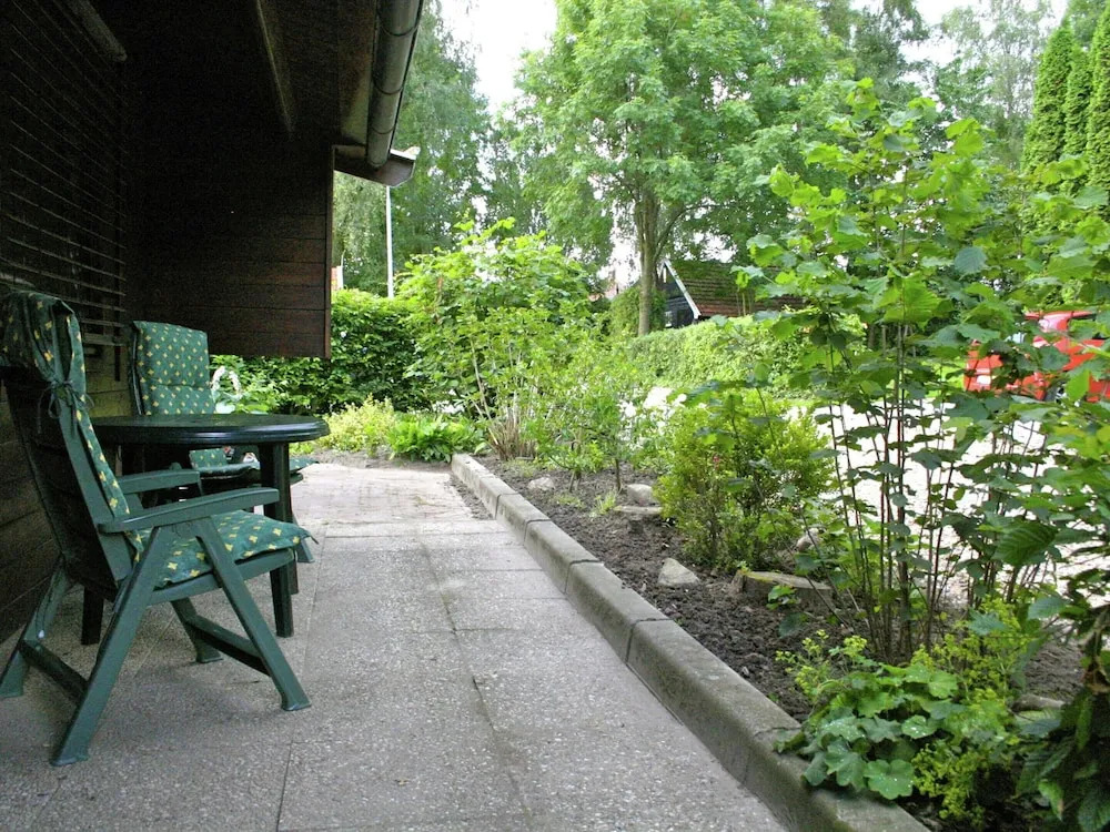 Tidy Chalet With a Microwave, in the Achterhoek