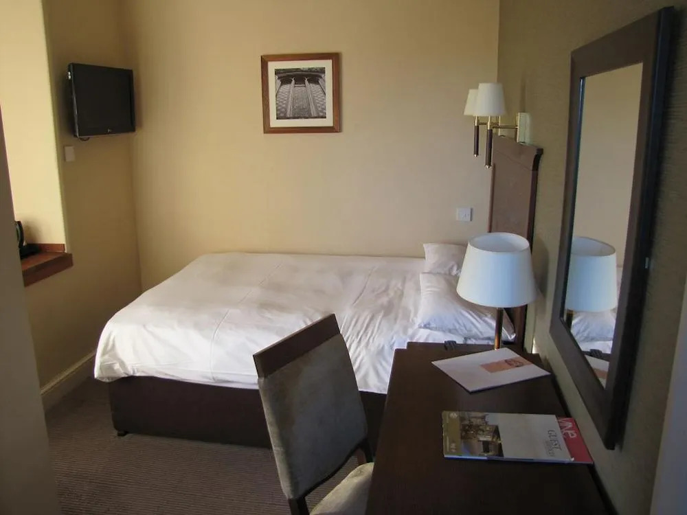 Kings Arms Hotel by Greene King Inns