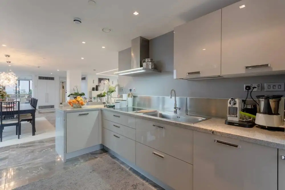 2 Bedroom Penthouse Apartment in Pimlico