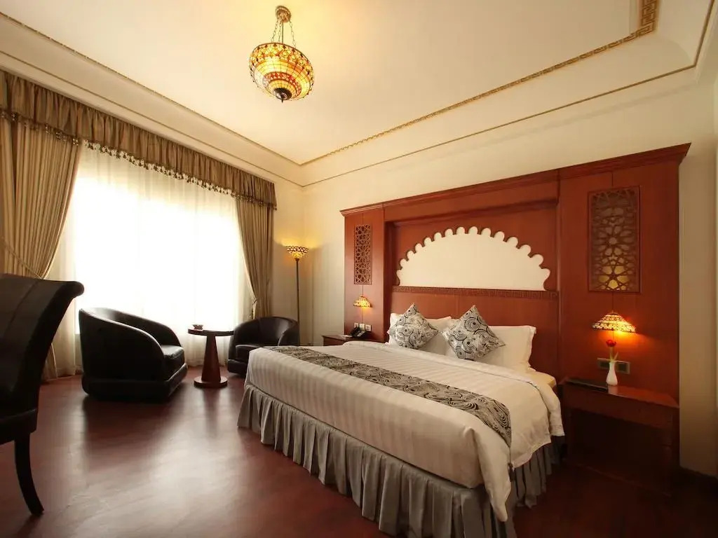 Platinum Hotel