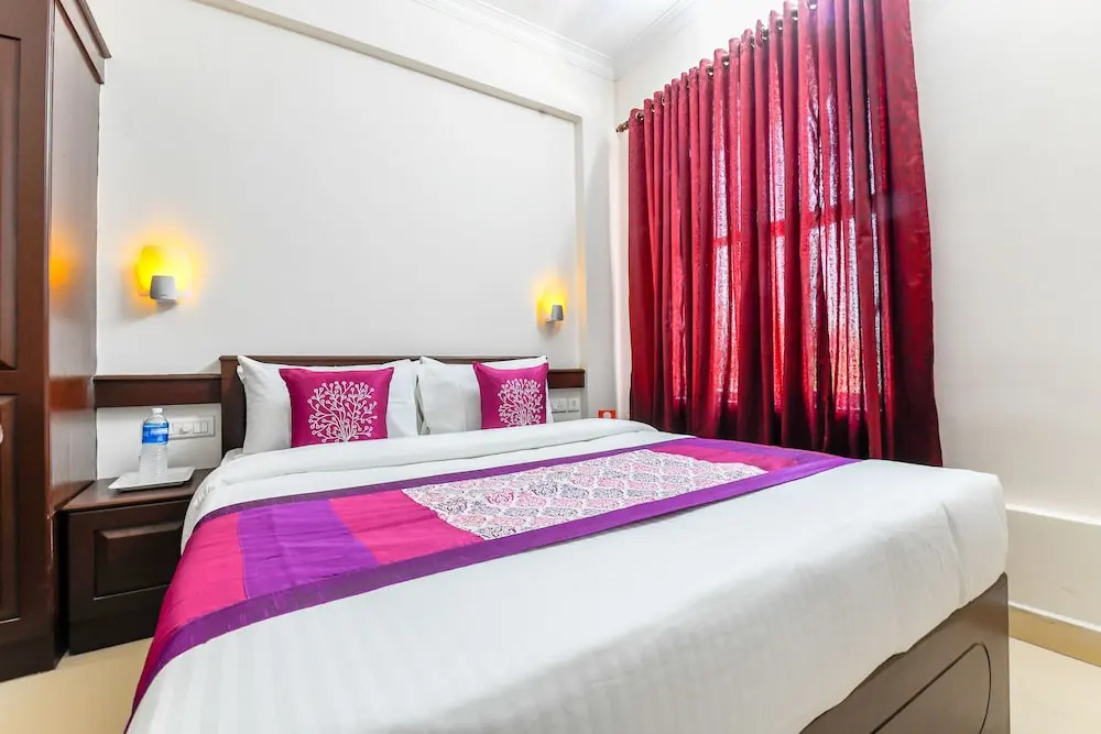 OYO 11309 Hotel Green Land Residency
