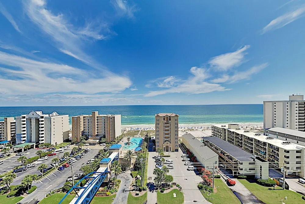 All-suite Gulf-front Getaway W/ Pools & Gym 2 Bedroom Condo