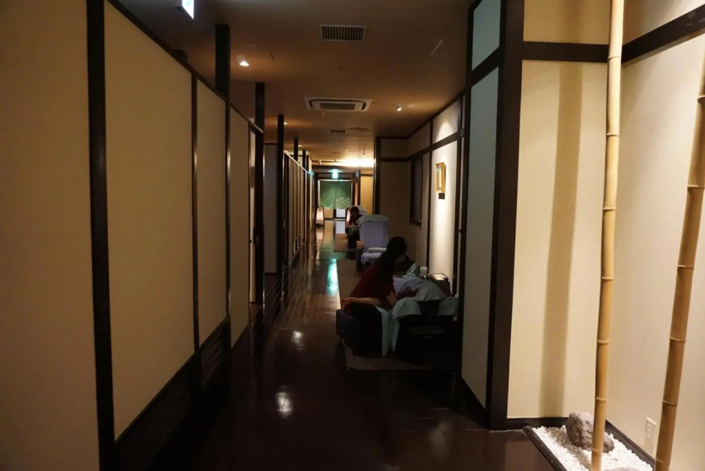 Yokohama Minatomirai Manyo Club