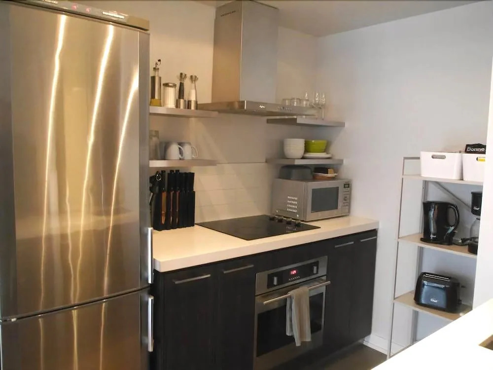 Newly Renovated 1BR Apt 1886