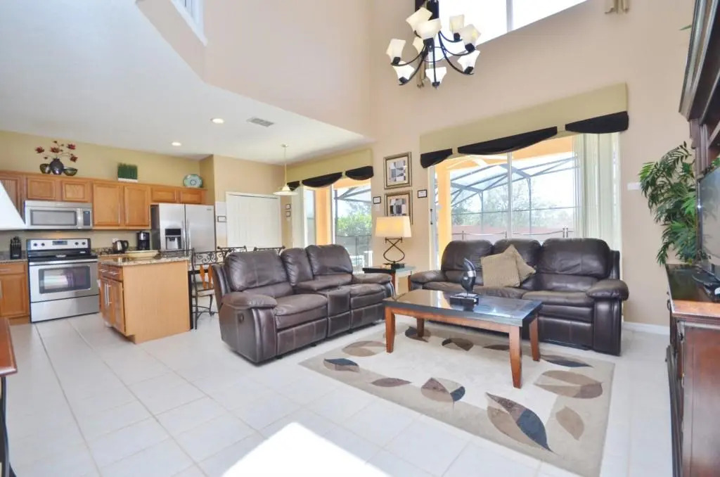 406 Solana 6 Bedrooms, 3 Bathrooms