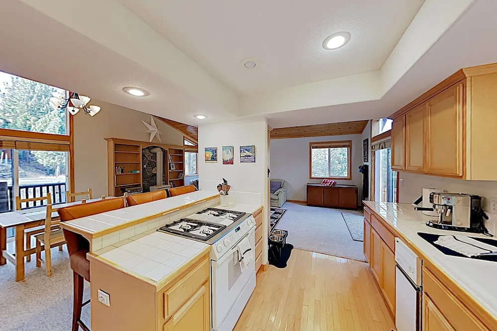 New Listing! Alder Creek , Near Slopes 3 Bedroom Home