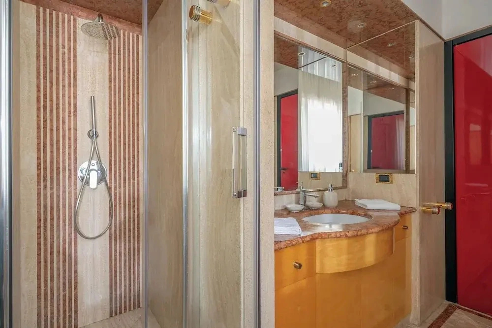 Luxury Levaina Villa, Sleeps 8 on the Amalfi Coast
