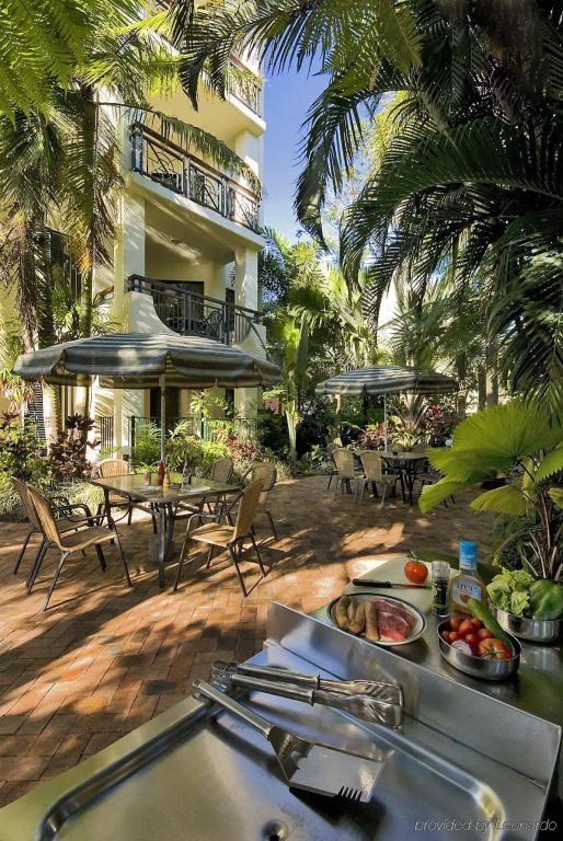 Tropic Towers Apartments
