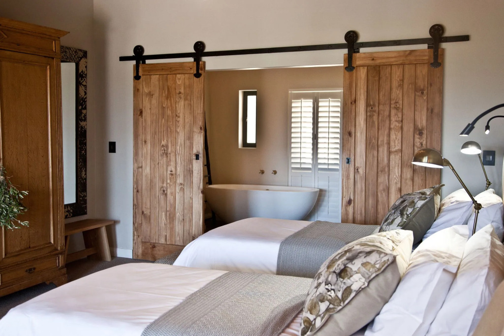 dOlyfboom Guest House B & B