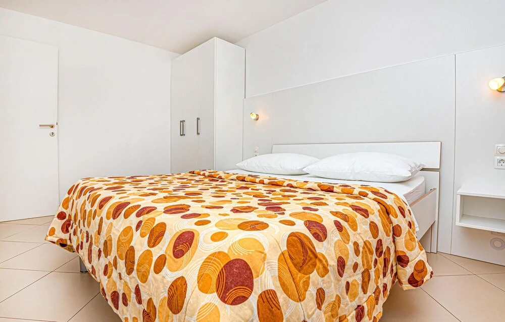 Stunning Home in Vodice With Wifi and 2 Bedrooms