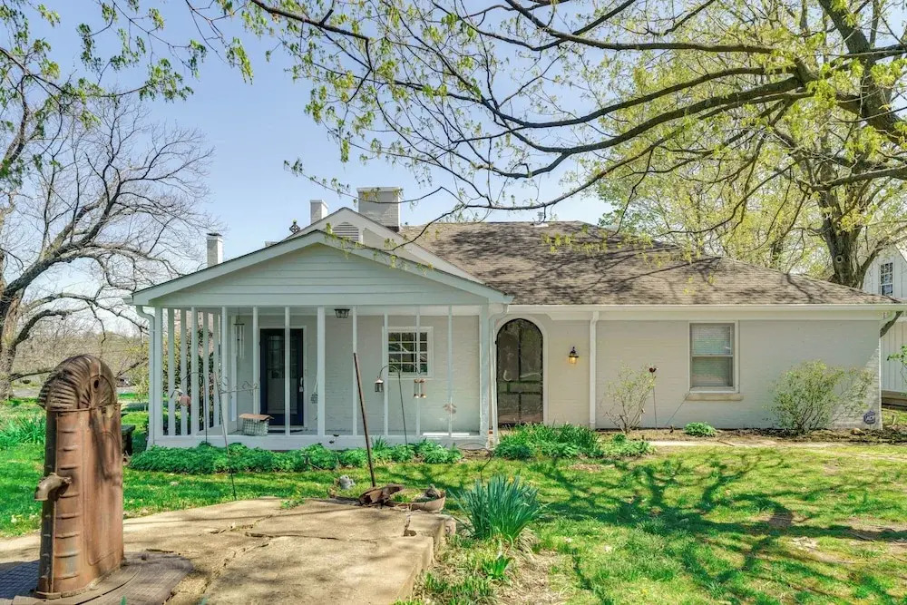 Historic & Spacious Family Home in Nicholasville!