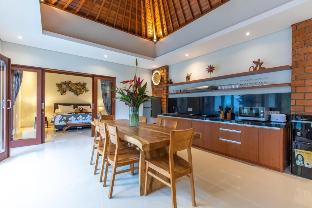 Villa Kamboja Premium walk to double six Beach - enclosed living room with AC