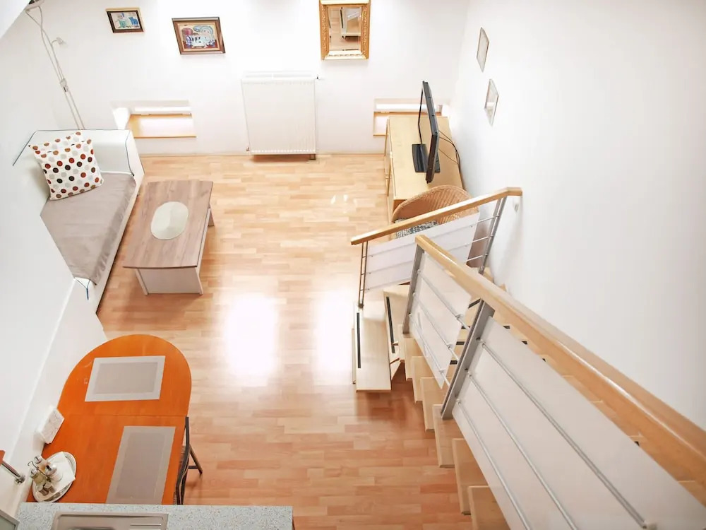 Emora Modern City Center Apartment