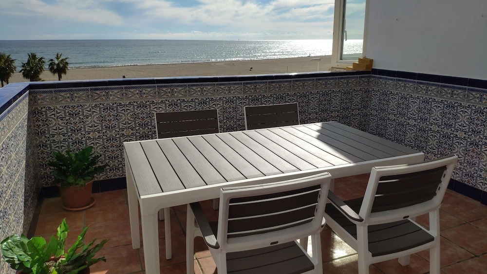 Two Bedroom Apartment on Front Line Of The Beach