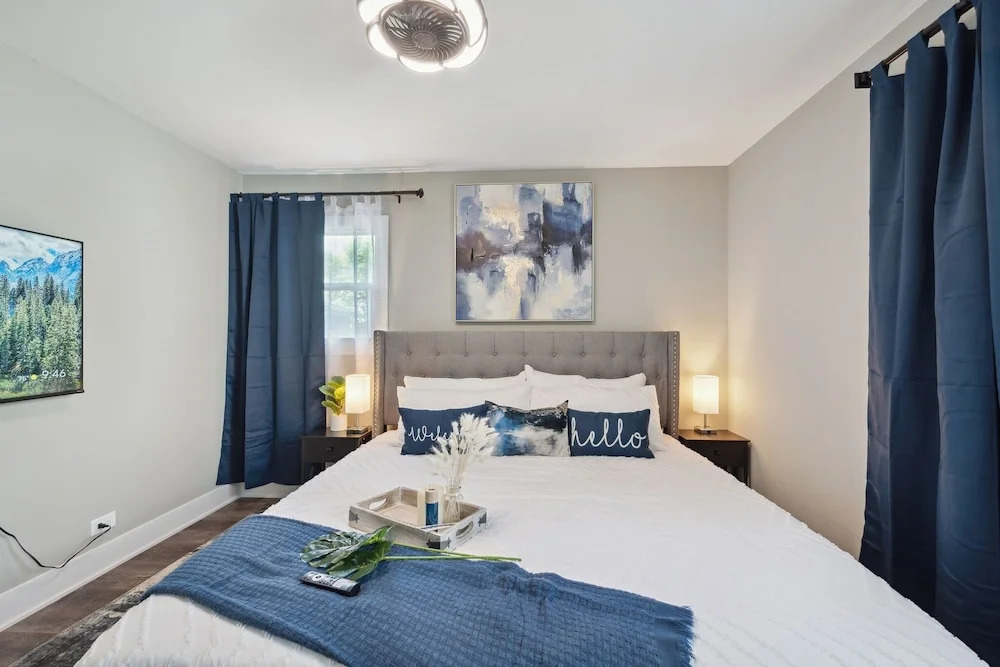 Charming Contemporary Family Home 3 Bedroom Home by RedAwning