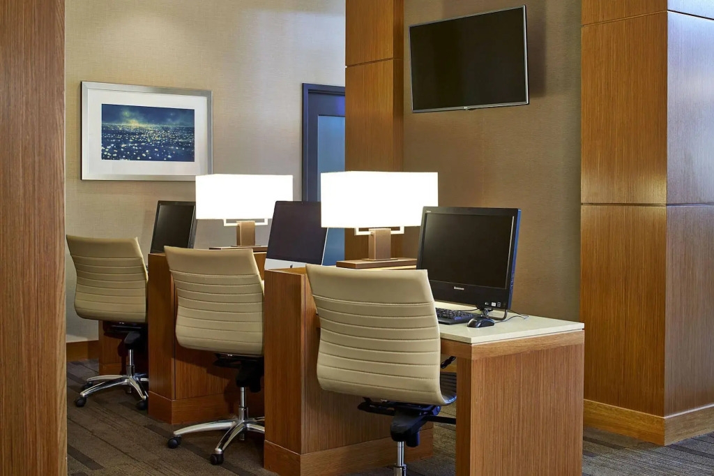Hyatt Place Lansing-East