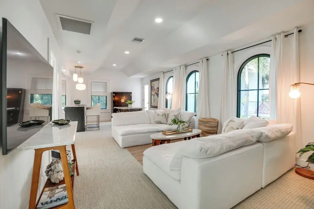 Chic Getaway in Desirable South Tampa District!