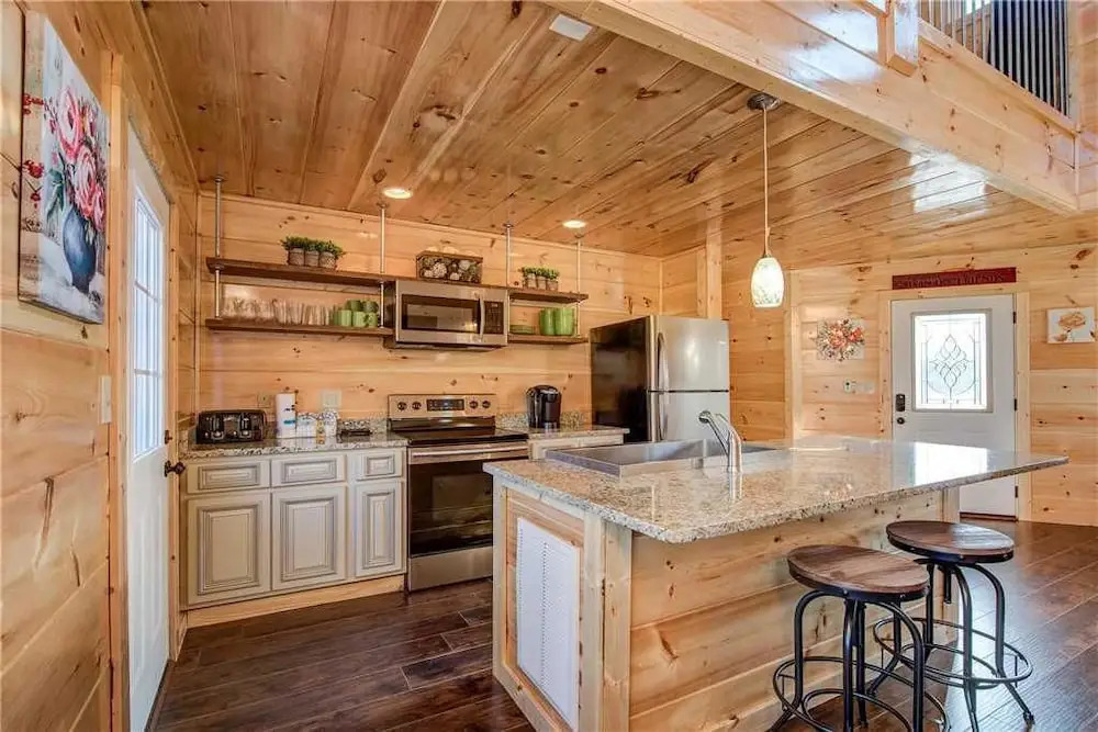 Splash of Moonshine - Two Bedroom Cabin