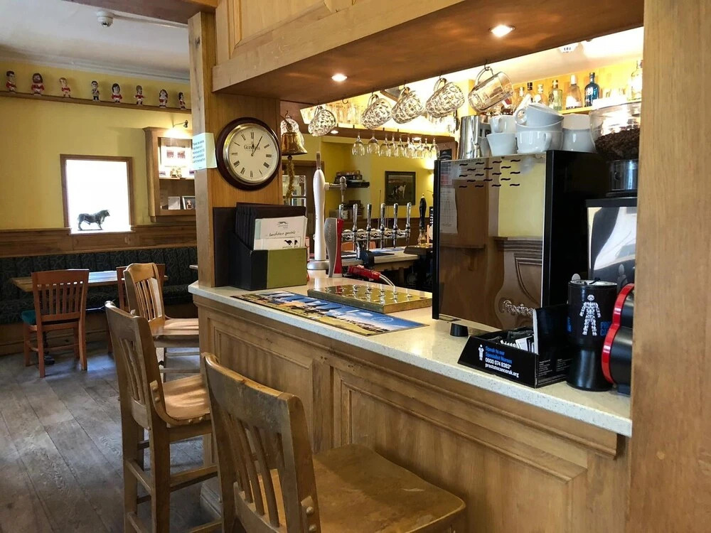 Greyhound Hotel