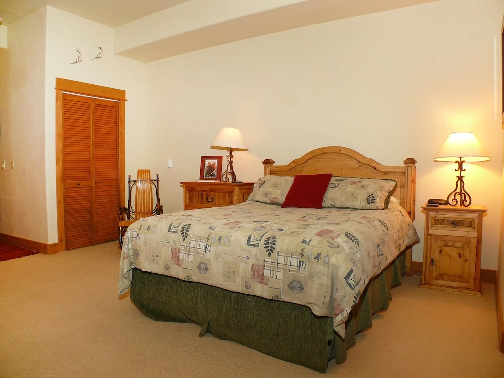 EagleRidge Lodge and Townhomes