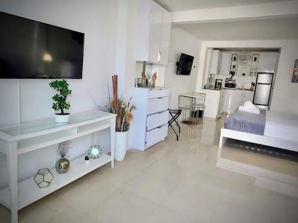SEGOVIA STUDIO UNITS