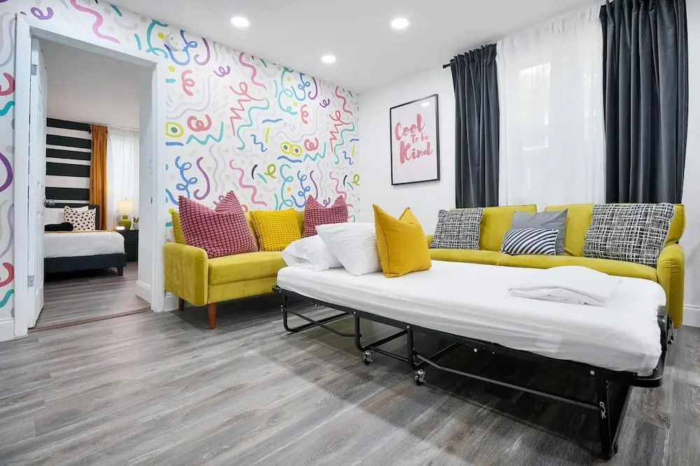 Vacay Spot Wynwood Fun 8 to 28guests 4kitchens BBQ, Miami
