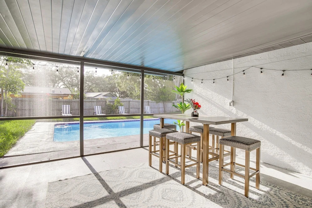 Roomy Largo Home w/ Screened Patio & Private Pool!