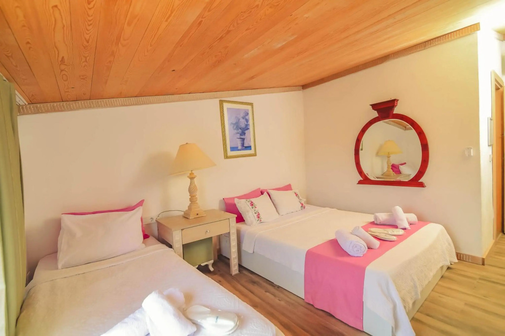 Alacati Asmali Konak Hotel
