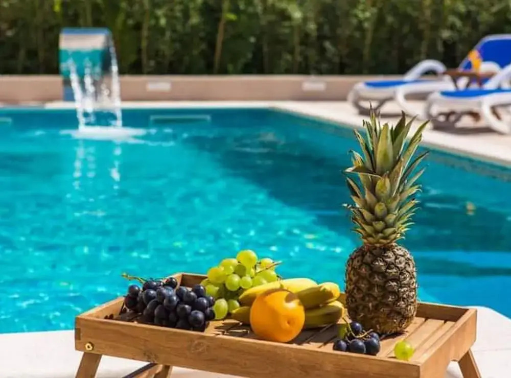 Kastel Luksic Scenic Villa With Pool