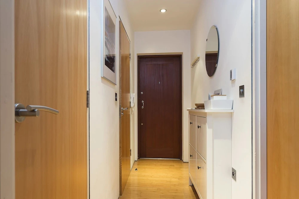 1 Bedroom East London Balcony Flat