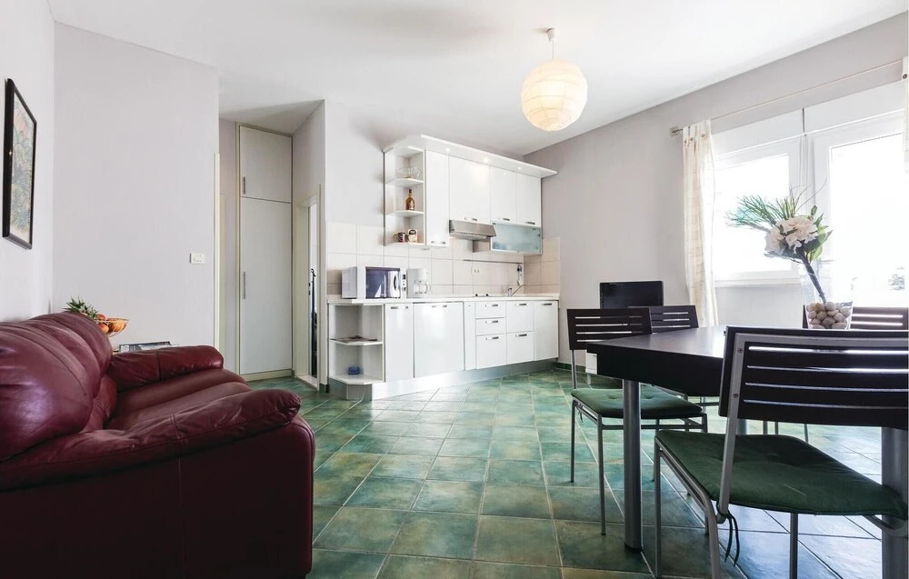 Amazing Home in Zadar With Wifi and 2 Bedrooms