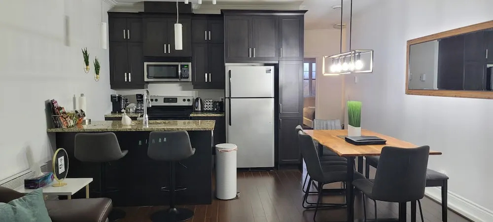 Champlain Condo 202