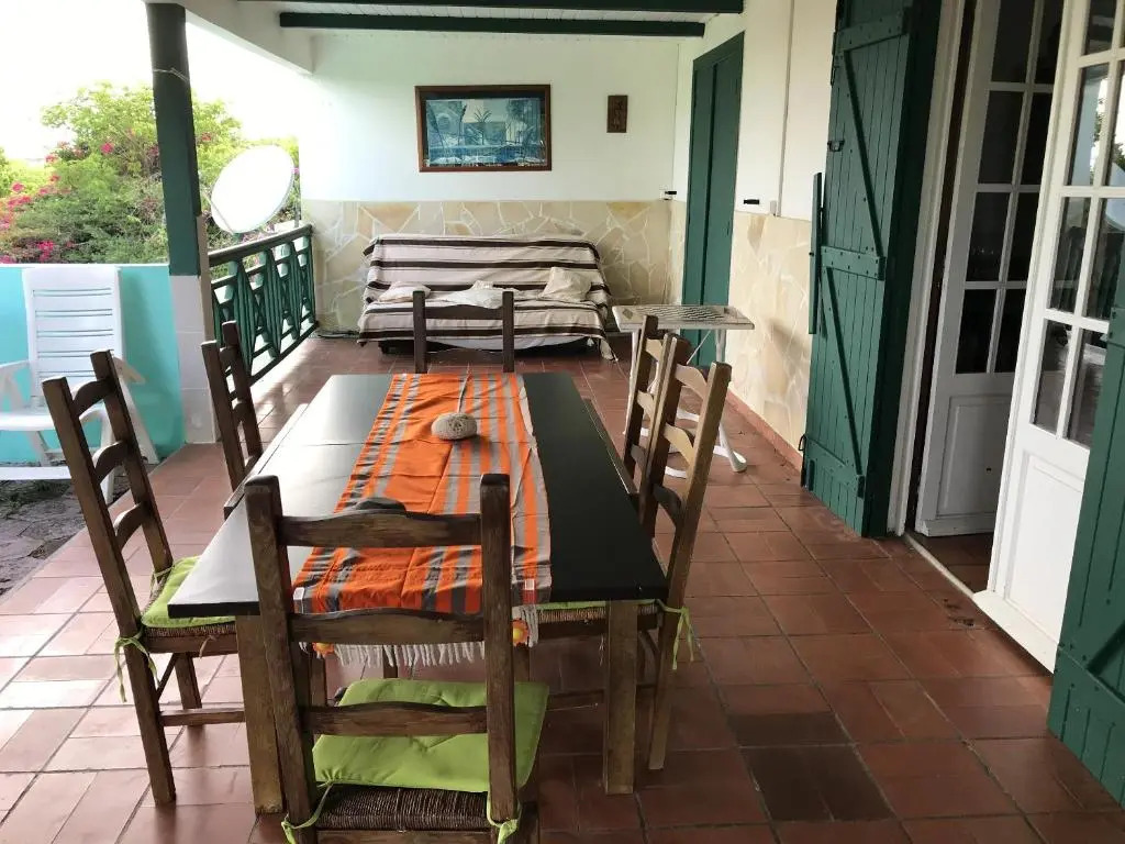 Maison familiale avec piscine privée à Saint-François