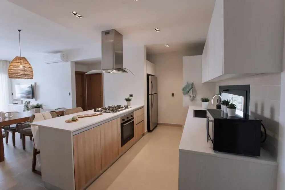 Amazing Condo With Picuzzi Steps From the Beach