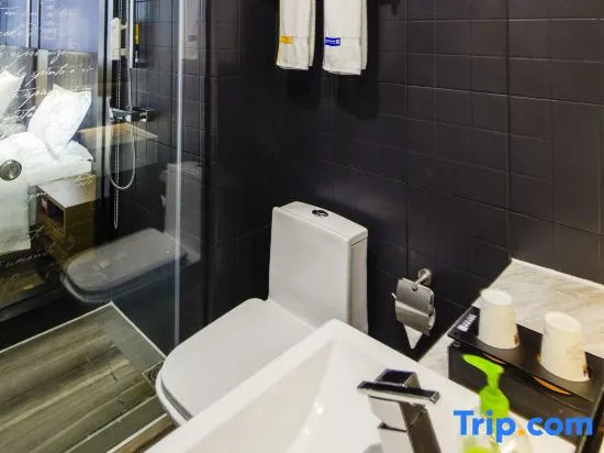 Yeste Hotel (Guilin Two Rivers Four Lakes Yushan Park)