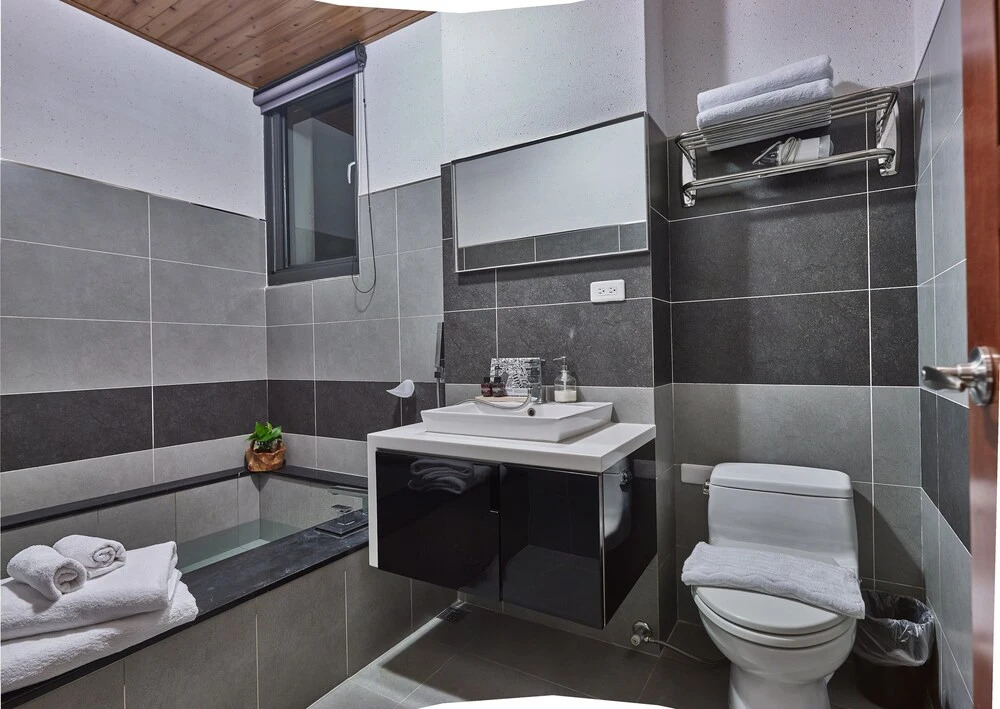 East Runnel Villa - Young