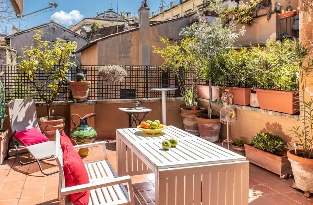 Chiara in Pantheon Apartment With Terrace