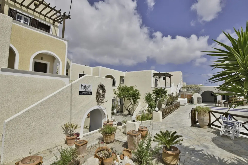 Ira Apartments