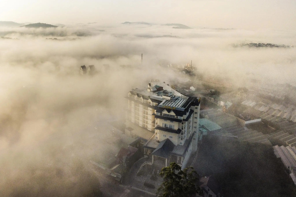 Ladalat Hotel