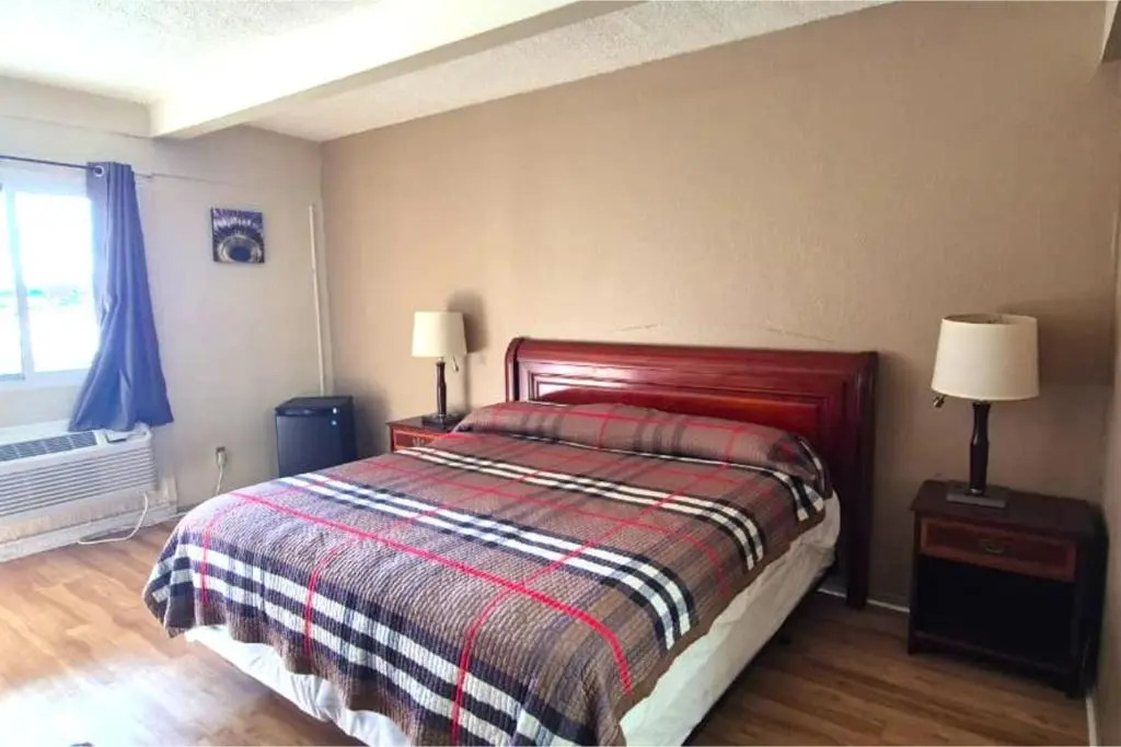 Saratoga Motel By Capital O Near Midway Airport Chicago IL