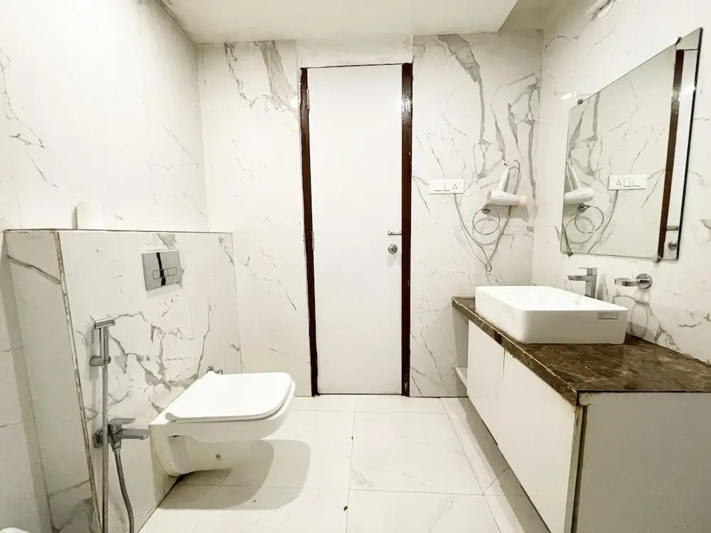 TBS Sea View - Full AC- Pool & Breakfast