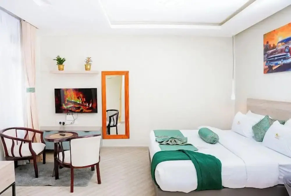 Lux Suites Studio City Apartments