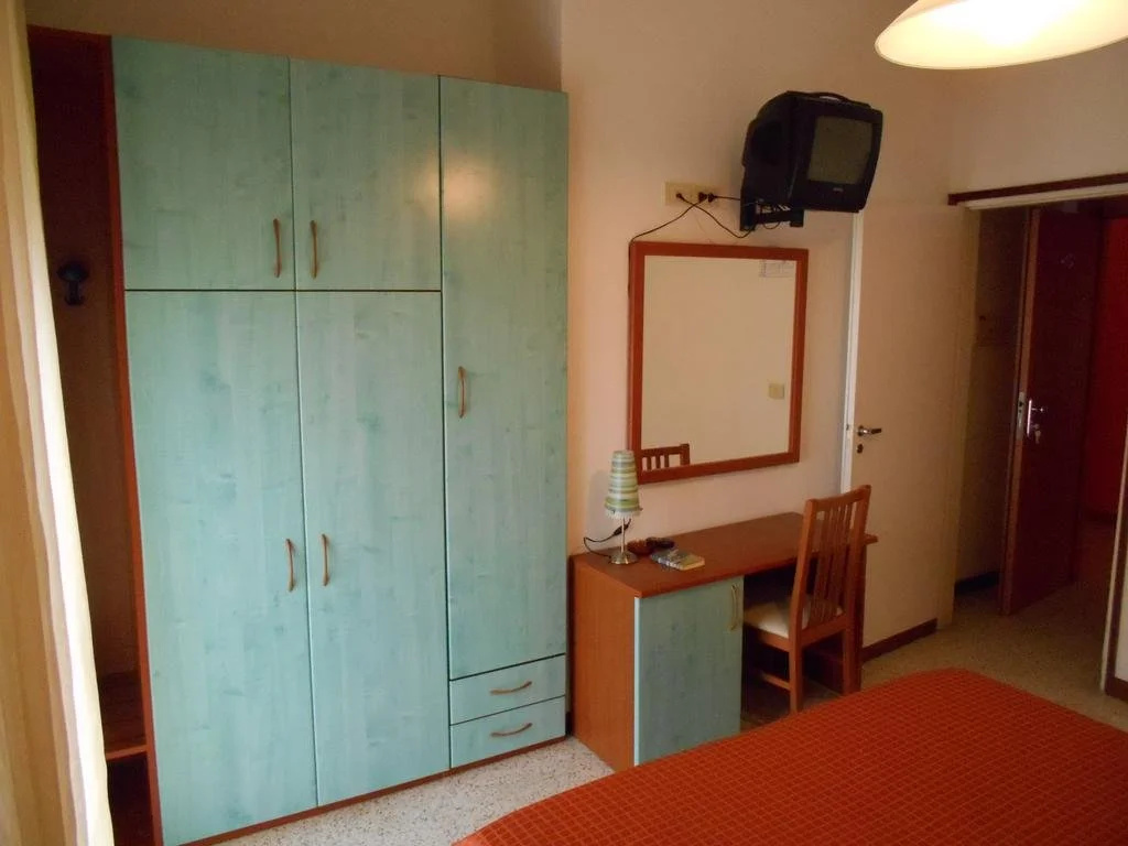 Hotel Sayonara