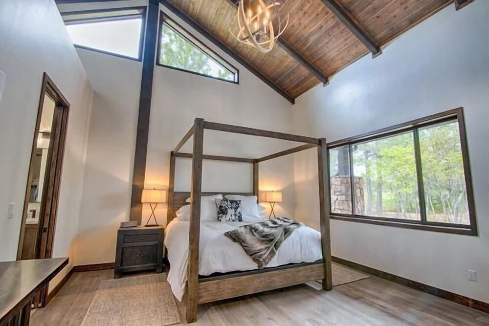 At Whispering Pines 4 Bedroom Home by RedAwning