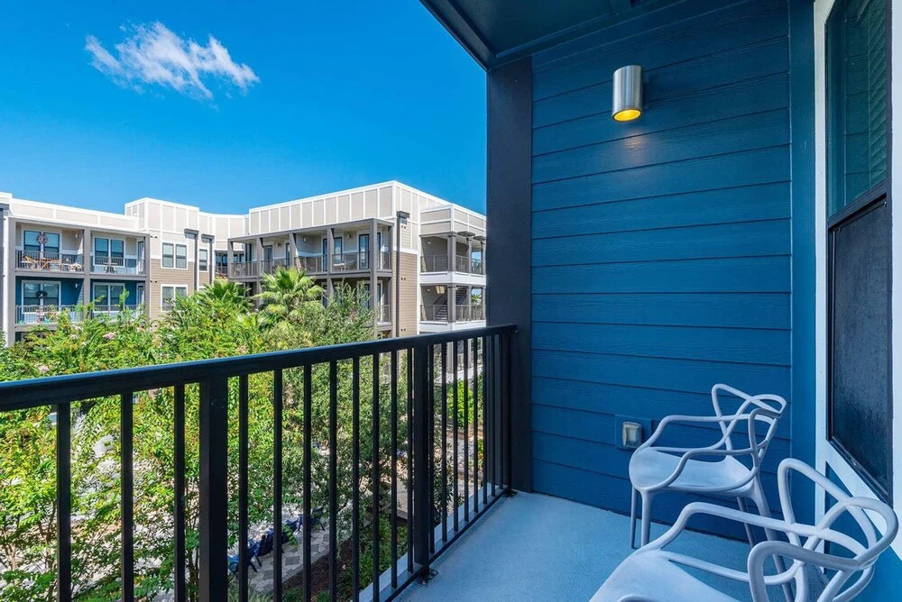 FRONTDESK NoHo Flats at North Hyde Park Apts Tampa