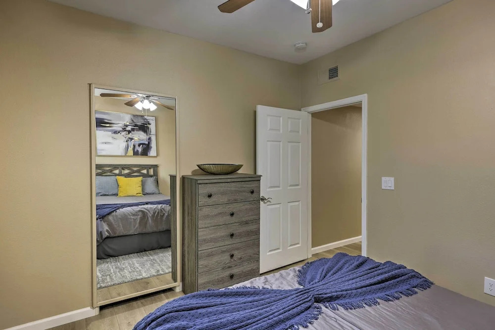 Dog-friendly Condo w/ Pool & Hot Tub in Phoenix