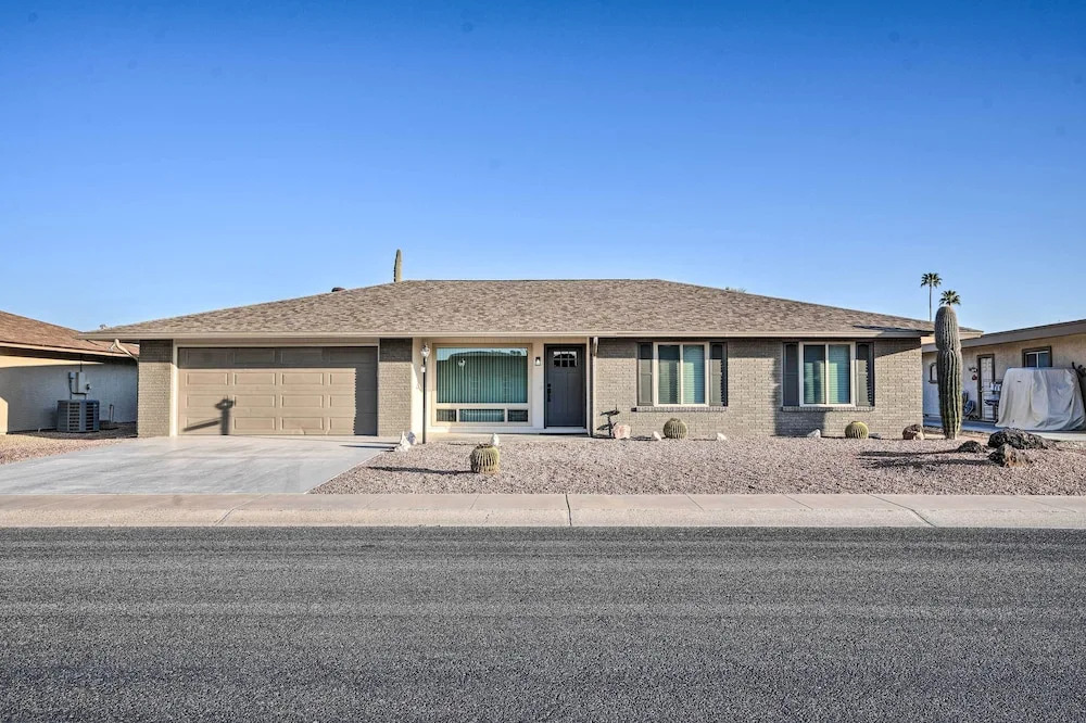 Golfers Haven! Gem w/ Patio & Grill in Sun City